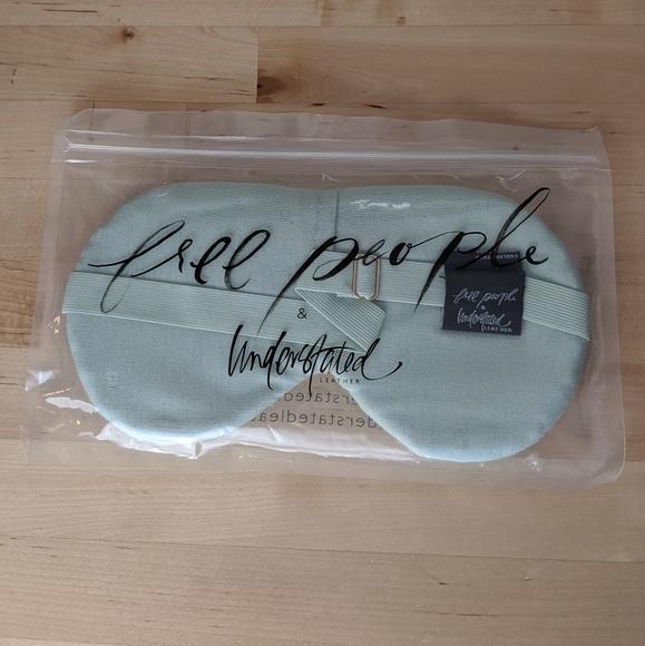 Free People Cooling Eye Mask w/understated Leather - Picture 2 of 7